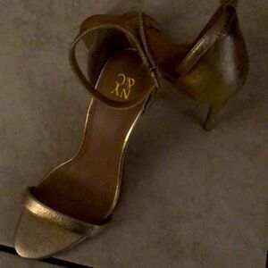 Gold heels by Ny&company slang back sandal semi used.
